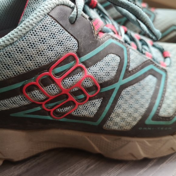 Columbia Techlite Hiking Shoes - Picture 3 of 8